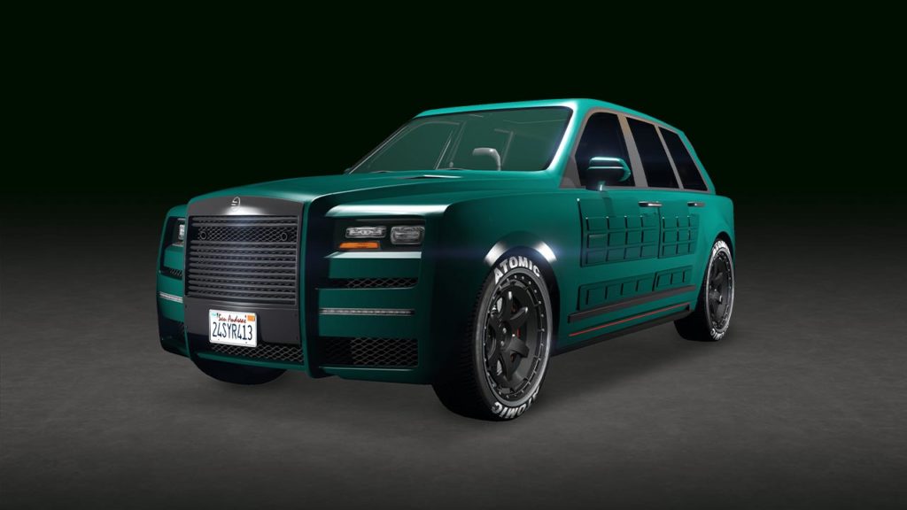 L'Enus Jubilee vue de devant dans Grand Theft Auto Online. La voiture britannique dispose d'une peinture vert pétrole sur sa carrosserie et d'un blindage renforcé sur les portes du SUV.