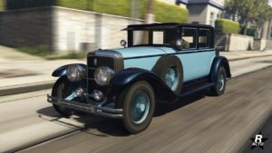 Vue avant de la voiture Albany Roosevelt dans GTA Online, elle dispose d'une peinture bleu ciel et noire.