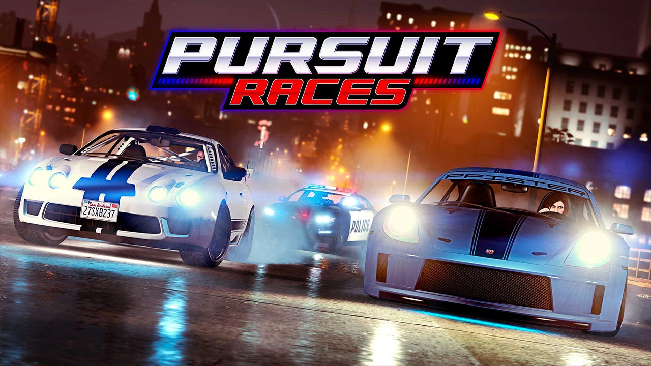 Deux voitures de sports dans une épreuve de "Course de poursuite" dans le jeu vidéo GTA Online.