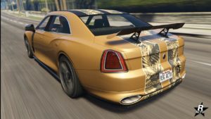 Image arrière de l'Enus Deity, elle est peinte en or et elle a un aileron en carbone.