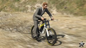 Vue avant du vélo électrique Coil Inductor, il est de couleur blanche avec des lignes en jaune canari