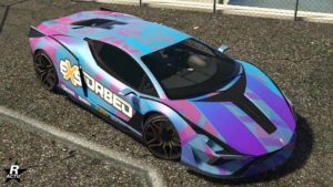 La Pegassi Ignus disposant du motif "Exsorbeo" sur la carrosserie de la voiture.