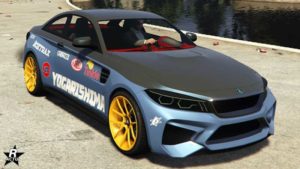 Le motif "Yogarishima" sur l'Ubermacht Cypher. Il s'agit d'une teinte bicolore qui scinde en deux la voiture, avec quelques inscriptions sur les portières.