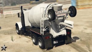 La face arrière de l'HVY Bétonnière dans sa version 8 roues