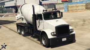 L'avant de l'HVY Bétonnière dans sa version 8 roues