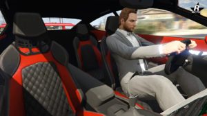 Vue plongeante de l'intérieur de la voiture Pfister Neon