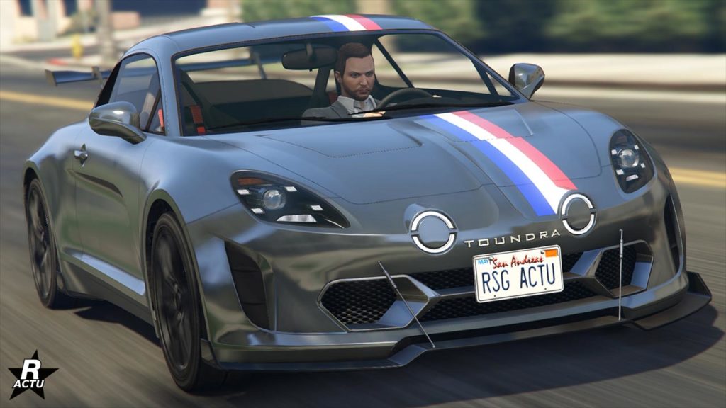 La face avant de la Panthere dans GTA Online, la voiture dispose d'une peinture gris métallisé ainsi qu'un motif de trois lignes verticales aux couleurs du drapeau Français