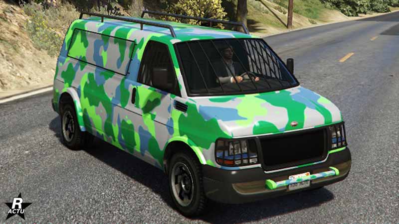 Le motif militaire "Camouflage bleu et vert" appliqué sur le Vapid Speedo Custom