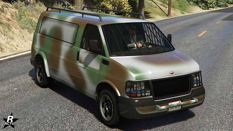 La camionnette Speedo Custom avec le motif "Camouflage vaporisé"