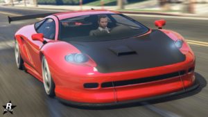 Vue avant de l'Ocelot Penetrator, la voiture est de couleur rouge et dispose d'un capot en carbone