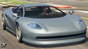 Vue avant de l'Ocelot Penetrator', la voiture est de couleur grise