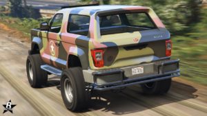 L'arrière du tout-terrain Vapid Riata, il dispose d'un skin de camouflage militaire