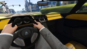 Vue du pilote et de l'habitacle intérieur de la voiture Överflöd Entity MT