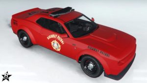 La voiture Gauntlet Interceptor avec le motif "Police des autoroutes de LS (Variante)" appliqué sur sa carrosserie