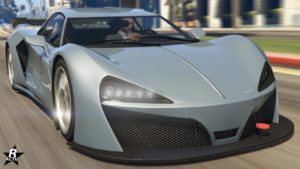 L'avant de la supersportive Progen Itali GTB dans GTA Online, la couleur de la voiture est grise