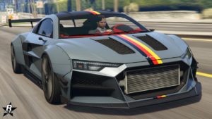 Vue avant de l'Obey 10F Large, la voiture modifiable chez Benny's est de couleur grise et dispose d'un motif vertical aux couleurs du drapeau allemand