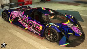 La voiture Principe Deveste Eight avec le motif "HSW bug CMJN" exclusif pour les abonnés à GTA+