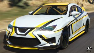 Cette image montre une vue avant et latérale d’une voiture de sport élégante, blanche avec des détails jaunes et noirs, roulant sur une route. La voiture est le modèle Emperor Vectre, caractérisé par son design moderne et sa forme aérodynamique. Elle a des lignes et des motifs jaunes et noirs complexes qui ornent la carrosserie, lui donnant un aspect dynamique et élégant. Les phares du véhicule sont aiguisés et angulaires, complétant le design agressif de la grille avant. Un arrière-plan flou indique que la voiture est en mouvement, capturant un sentiment de vitesse et de mouvement.