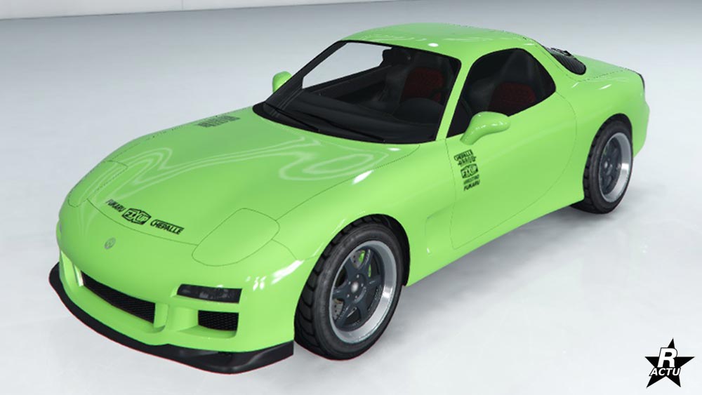 Le véhicule japonais ZR350 dans le jeu vidéo Grand Theft Auto Online, la voiture est de couleur vert pomme et dispose sur sa carrosserie le motif "Liste de courses" qui représente différents noms de marques en noir sur le capot et les portières.