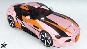 La Dinka Jester RR avec le motif "Pilote 44" sur sa carrosserie