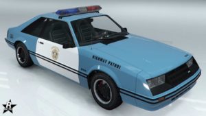 Le motif de véhicule se nommant "Police des autoroutes de LS (variante)" sur la Dominator FX Interceptor dans le jeu vidéo GTA Online.