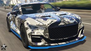 Image d'une Enus Paragon S vue de devant, sa carrosserie est intégralement recouvert du motif "Camouflage tentaculaire".