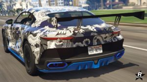 L'arrière de l'Enus Paragon S, le véhicule est recouvert du motif "Camouflage tentaculaire".