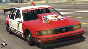 L'avant de la voiture Declasse Impaler SZ Cruiser, elle dispose d'une peinture duochrome blanc et rouge, elle a un séparateur en carbone accroché sur son pare-chocs avant, un aileron en carbone et un capot avec une grande prise d'air qui ressort vers le haut.