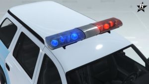 Les gyrophares "Avertisseurs lumineux custom 2" présents sur le toit du Dorado Cruiser