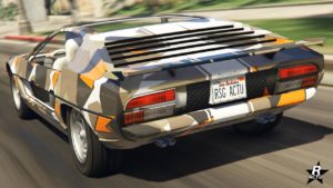 Image de l'arrière de la voiture Pegassi Toreador dans GTA Online. Le véhicule dispose du skin de carrosserie "Camouflage éclats".