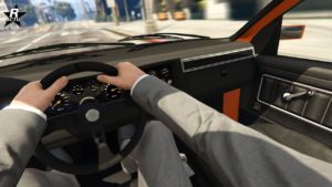 L'interieur de la voiture Vapid Uranus LozSpeed dans GTA Online du point de vue du conducteur.