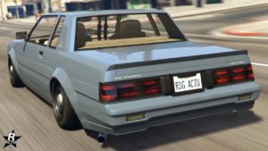 Image de l'arrière de la voiture Willard Faction de proximité, sa peinture est grise.