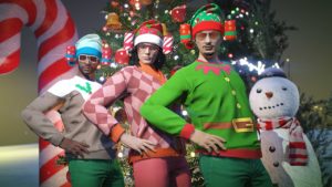 Des personnages de GTA Online sous la neige et devant un sapin de Noël, ils portent sur leur têtes les casque à bière rouge houx, fête vert, bleu flocons.