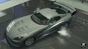 Motif accélération brutale sur la carrosserie de la voiture américaine Bravado Banshee GTS