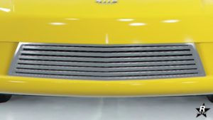 Calandre de course chromée