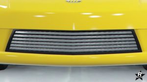 Calandre de course chromée, finitions