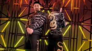 Tenue Yogarishima serpent noir sur deux personnages de GTA Online.
