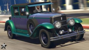 L'avant du véhicule américain Albany Roosevelt, sa carrosserie dispose d'une peinture duochrome mauve et vert.