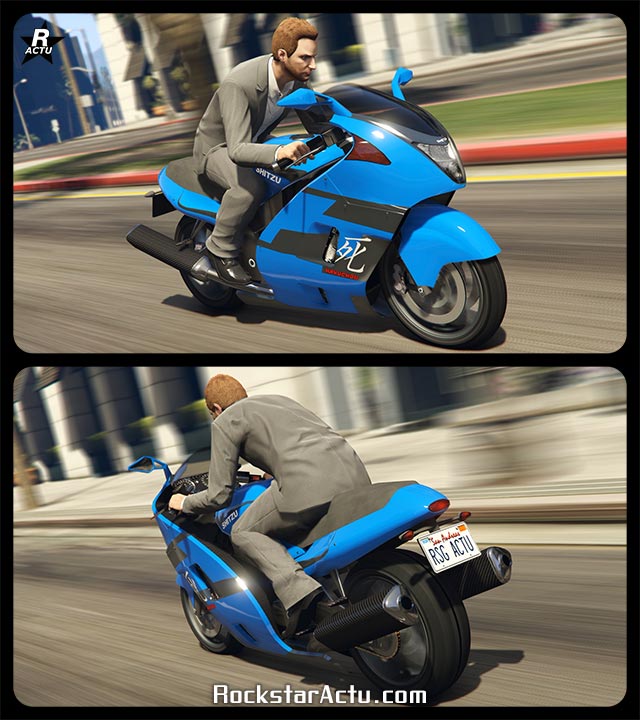 Moto de course japonaise Shitzu Hakuchou sur une route du jeu vidéo GTA Online. La carrosserie est principalement de couleur bleu avec quelques éléments en gris foncé. Une lettre en japonais est adossée sur le véhicule.