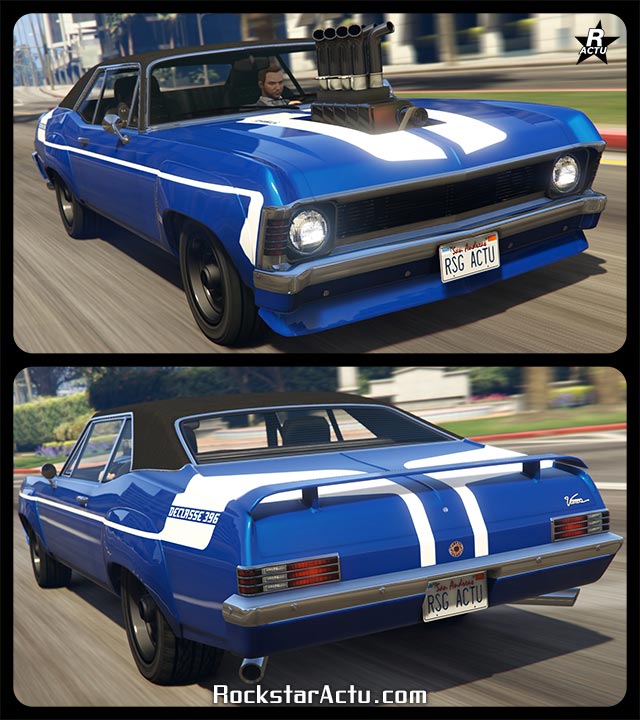 Image de la voiture de type grosse cylindrée Declasse Vamos dans le jeu vidéo GTA Online, la carrosserie est peinte en bleu avec des lignes géométriques blanches, le toit du véhicule est une toile noire. Le bloc moteur dépasse du capot à l'avant.