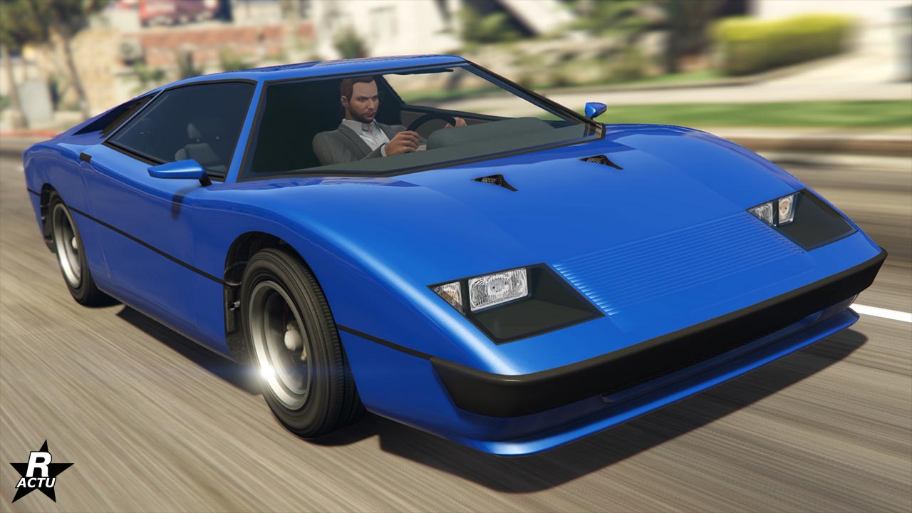 Voiture de sport de collection Ocelot Stromberg dans le jeu vidéo GTA Online, l'image présente l'avant du véhicule qui est de couleur bleu.