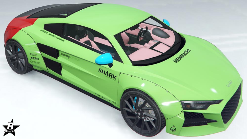 Motif "Course Shark" qui recouvre l'arrière de la voiture d'une décalcomanie géométrique rouge et grise, tandis que sur le reste de la carrosserie, des logos de marques fictives de la saga Grand Theft Auto apparaissent en blanc, tels que "Shark", "Legendary Motorsport" et "Meinmacht".