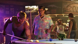 Cal Hampton et Jason jouant au billard