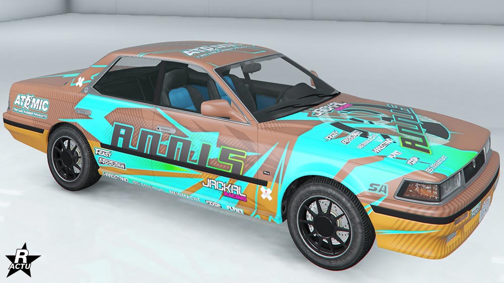Motif de course automobile "Nishi" appliqué sur la carrosserie. Le skin ajoute des décalcomanies bleues avec le logo du constructeur "Annis" en noir sur les portières et le capot. 