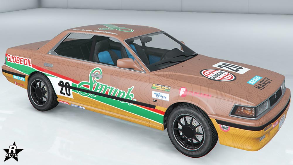 Motif de course "Version sport" appliqué sur le véhicule japonais. Il s'agit d'une décalcomanie ajoutant un grand logo de la boisson "Sprunk" en vert sur les cotés latéraux, ainsi qu'un autre logo, de la compagnie pétrolière "Globe Oil" sur le capot, à côté de l'autocollant du numéro de course "20".