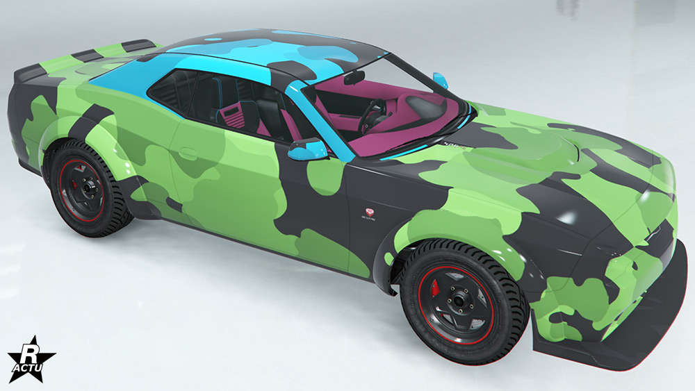 Motif "Guerrier amateur" qui ajoute une décalcomanie de camouflage militaire avec de grande taches noires et grises sur la carrosserie.