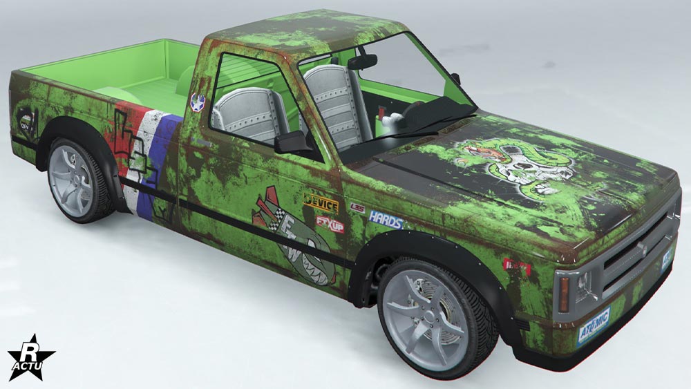 Motif "Usure" sur la voiture de drift. Il s'agit d'une décalcomanie ajoutant un effet de rouille sur la carrosserie, ainsi que divers autocollants.