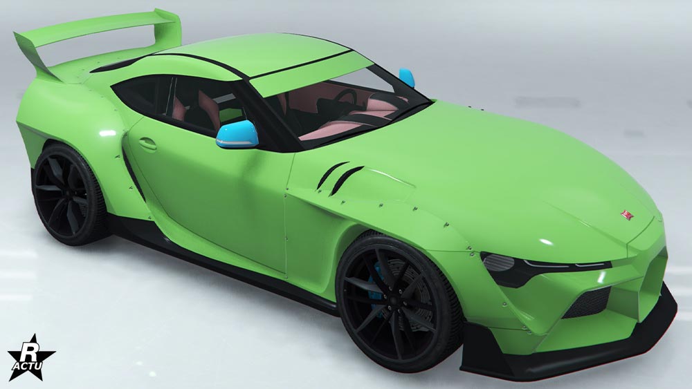 La voiture japonaise LSCM Jester RR apparaissant sans son motif de carrosserie. Sa couleur principale est verte, en bleu pour sa peinture secondaire (rétroviseurs uniquement) et en rose pour la couleur finitions dans l'habitacle du bolide de course.