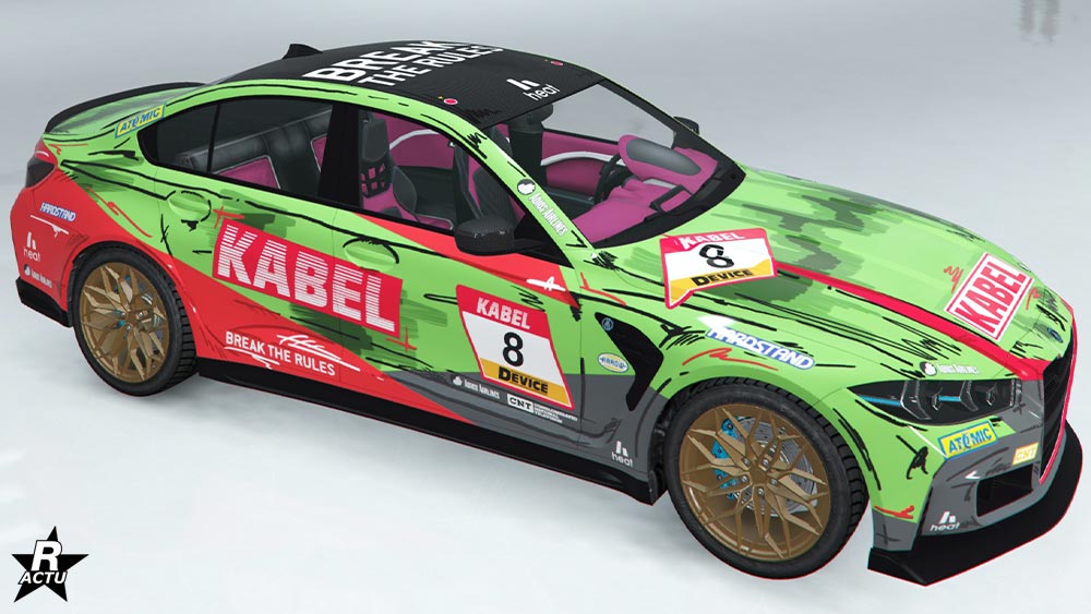 Groupe de décalcomanies motorsport "Cel Shading ultime" qui ajoute le numéro de course "8" sur les portières et le capot, ainsi que le logo "Kabel" sur les côtés latéraux.
