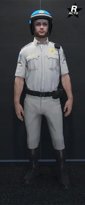 Un joueur de GTA Online portant la tenue exclusive "Poilice des autoroutes été".